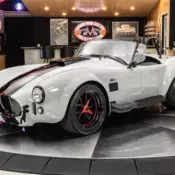 Superformance! 7.3L Godzilla V8 w/ EFI (660hp) T56 Magnum 6-Speed, Blackout Pkg
