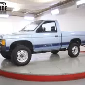 TIME CAPSULE COLLECTOR 4x4 LOW MILES 5 SPEED COLD AC PB JDM SHORT BED