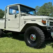 Toyota hj-47 land cruiser pickup