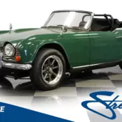 TRIUMPH TR4 CONVERTIBLE CLASSIC SPORTS CAR CRUISER VINTAGE SOFT TOP ANTIQUE