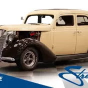Unique street rod 350ci V8 engine air conditioning
