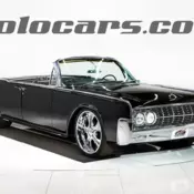 Very iconic car in desirable black!