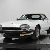 White Jaguar XJ-S 6-Cyl, 4.0 Liter