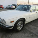 XJ6 / PREMIUM  XJ-Series SHARP ** XJ ** (( 4.2L V6... WHITE & RED...SUNROOF....A