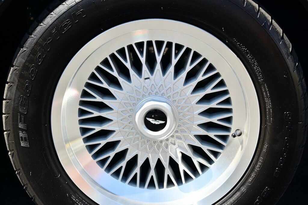 1977 Aston Martin Vantage Fliptail - photo 4