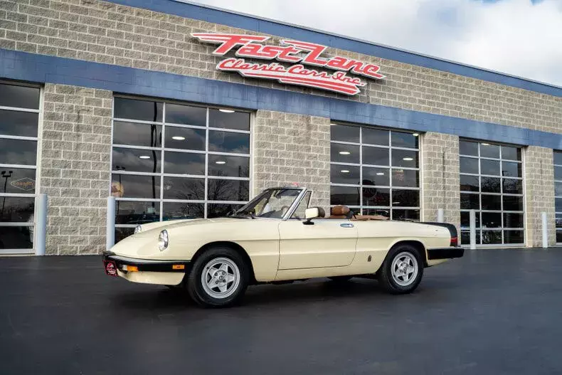 1984 Alfa Romeo Spider Veloce 2L I4 8V 1984 Alfa Romeo Spider Veloce